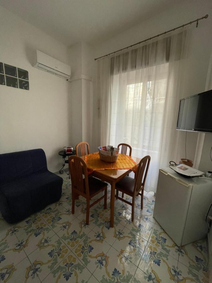Queen Carolina'S Homes - Apartments In Old Town Napoli Bagian luar foto